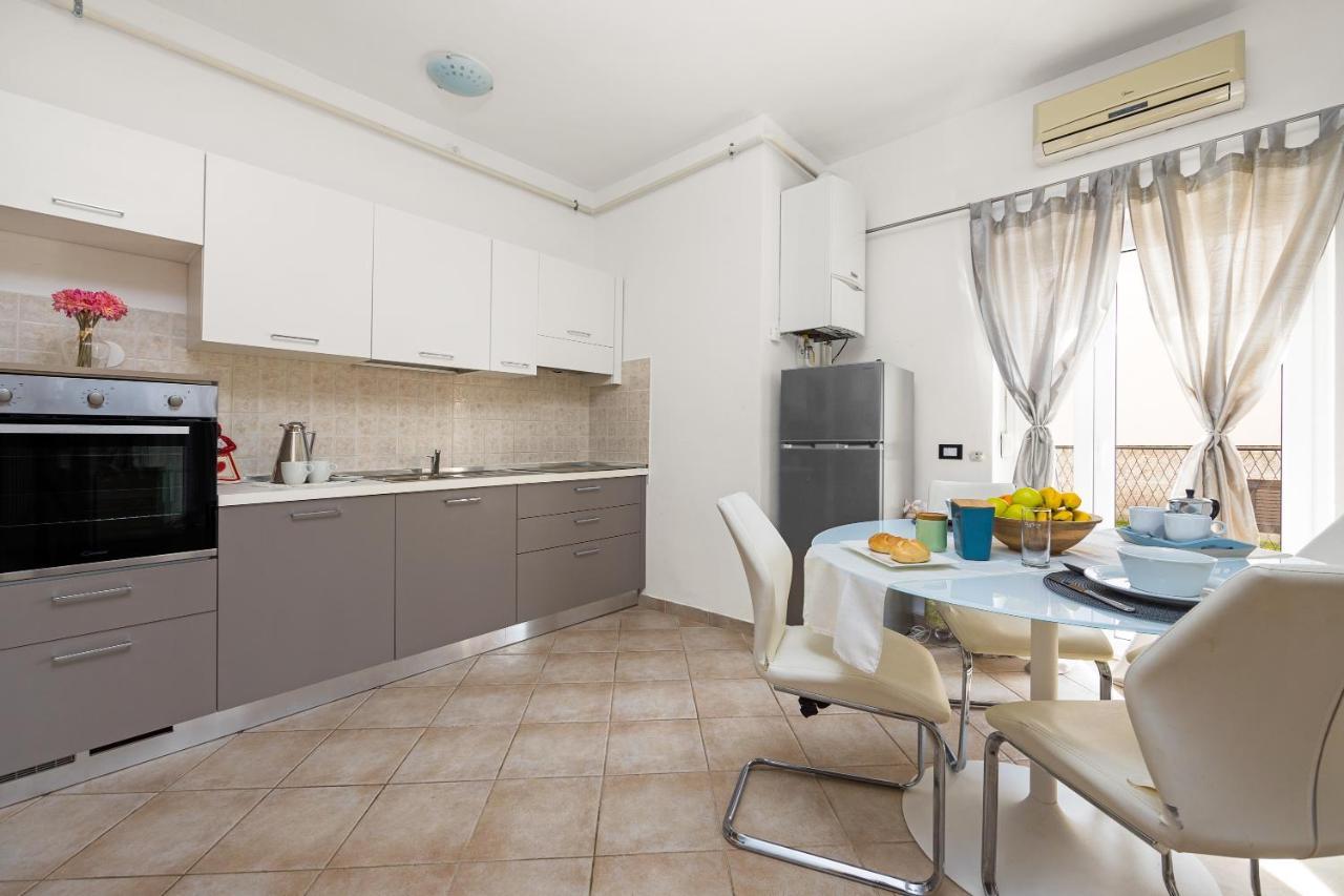 Apartmani Paliska Pola Esterno foto